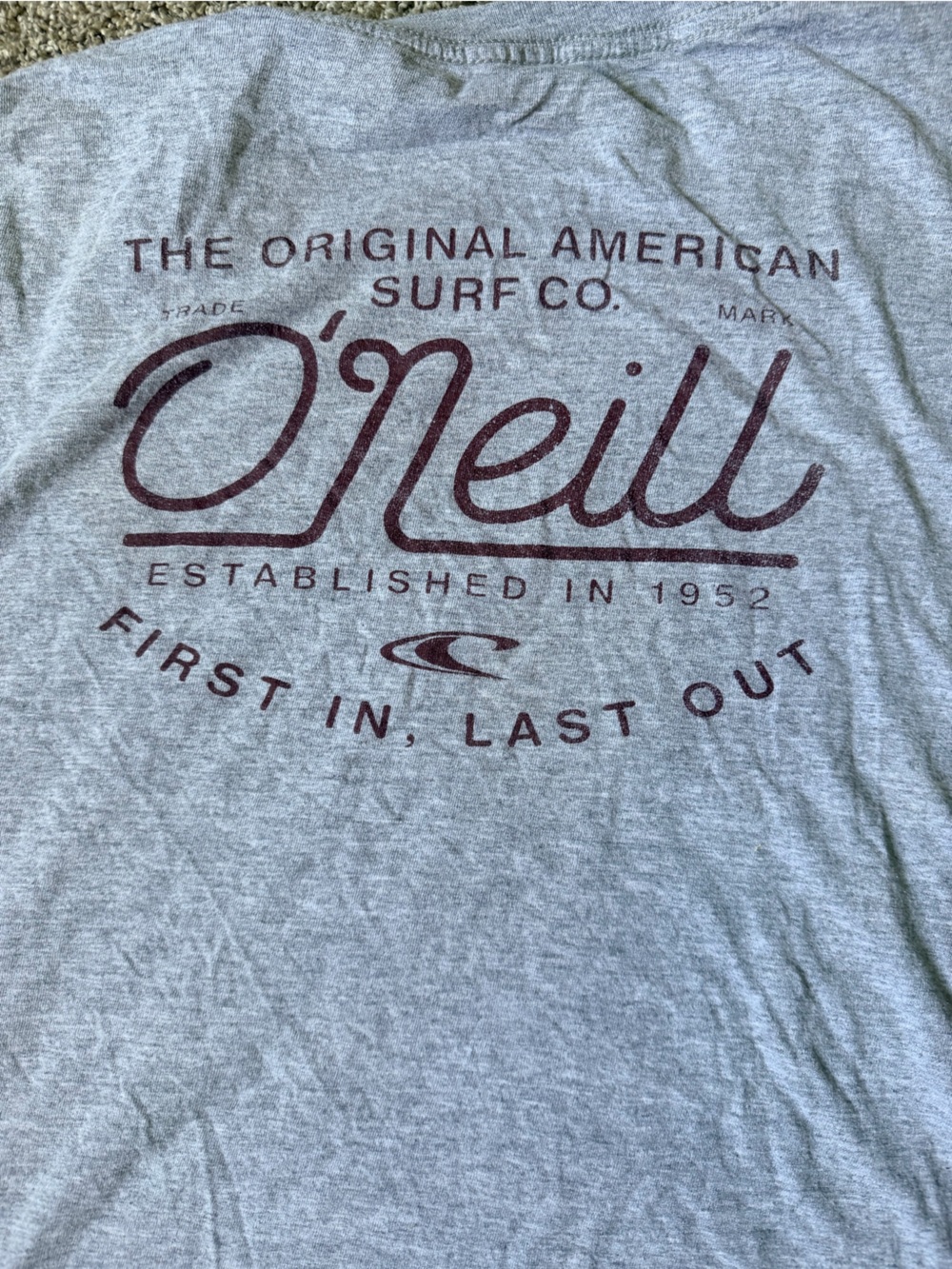 O’Neil Men's Heather Gray Short-Sleeve Tee with Maroon Script Logo